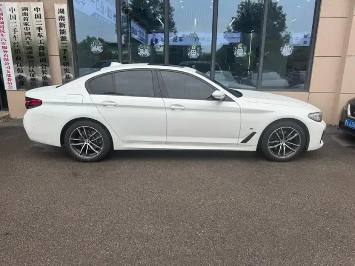 BMW 5 Series Imported 2022 Model 525i M Sports Set – фото 3