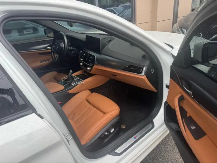 BMW 5 Series Imported 2022 Model 525i M Sports Set – фото 5