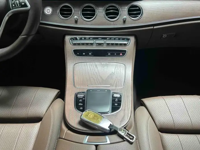 Mercedes-Benz E-Class 2022 Model Facelift II E 300 L Luxury Model sedan – фото 10