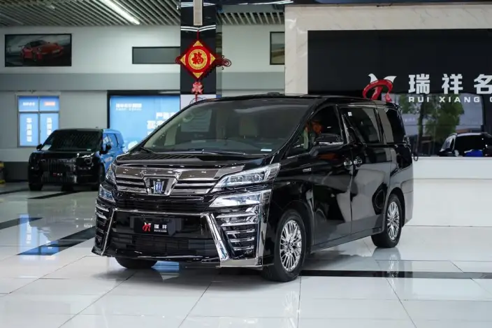 Vellfire 2021 Model Toyota Crown Hybrid 2.5L HV Premium Edition – фото 1