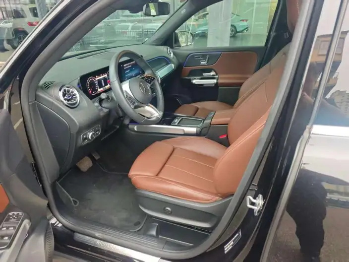 Mercedes-Benz GLB 2025 Model GLB 220 Fashion Model – фото 7