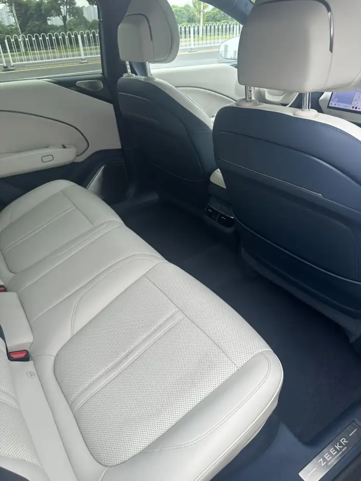 ZEEKR 007 2024 Model Rear Drive Edition 75kWh – фото 8