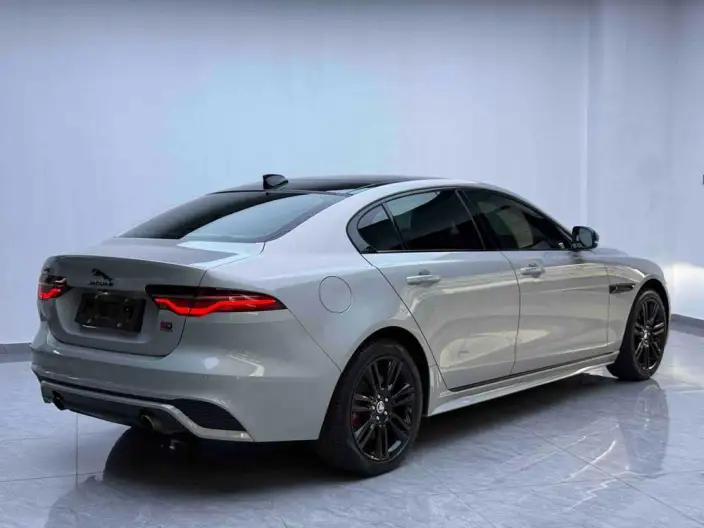 Jaguar XE L 2025 Model 2.0T 250PS R-DYNAMIC 90th Anniversary Collector Edition Edition – фото 6