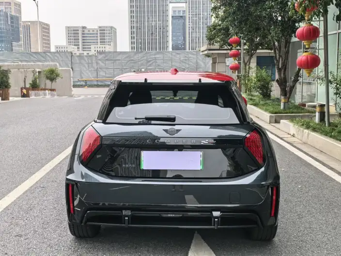 ElectricMINI JCW 2026 Model JOHN COOPER WORKS – фото 5