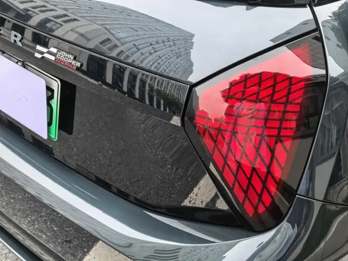 ElectricMINI JCW 2026 Model JOHN COOPER WORKS – фото 6