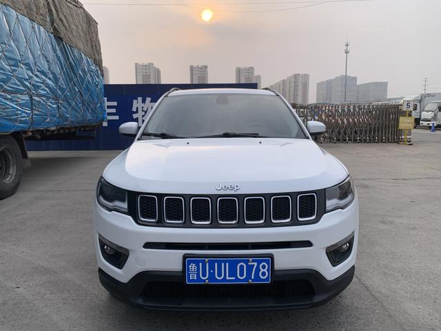 Jeep Compass 2017 200T Automatic Family Enjoyment – фото 2