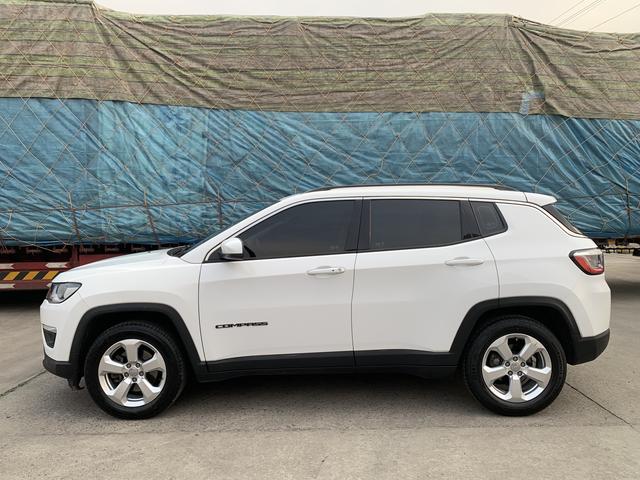 Jeep Compass 2017 200T Automatic Family Enjoyment – фото 3