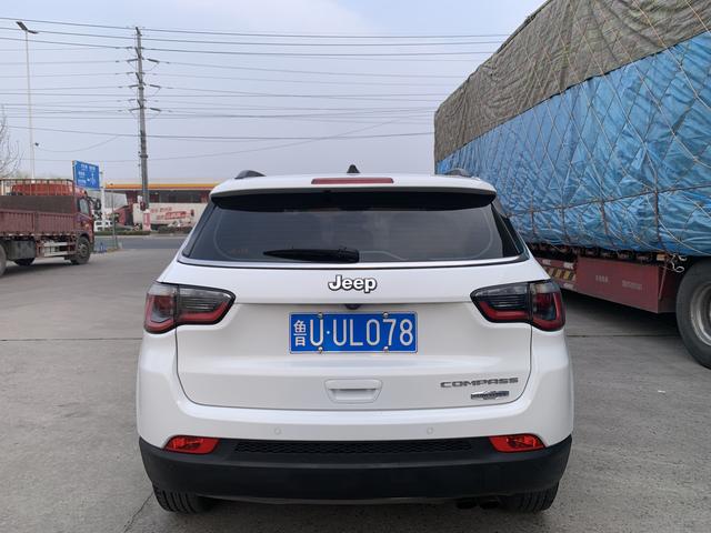 Jeep Compass 2017 200T Automatic Family Enjoyment – фото 6