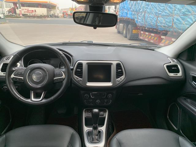 Jeep Compass 2017 200T Automatic Family Enjoyment – фото 9