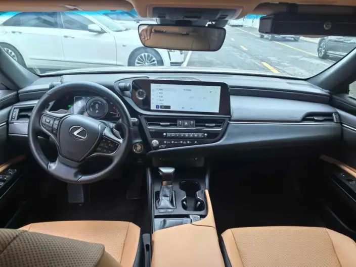 Lexus ES 2022 Model 300h Superior Edition – фото 6