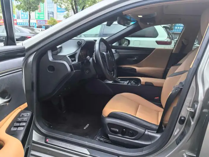 Lexus ES 2022 Model 300h Superior Edition – фото 8