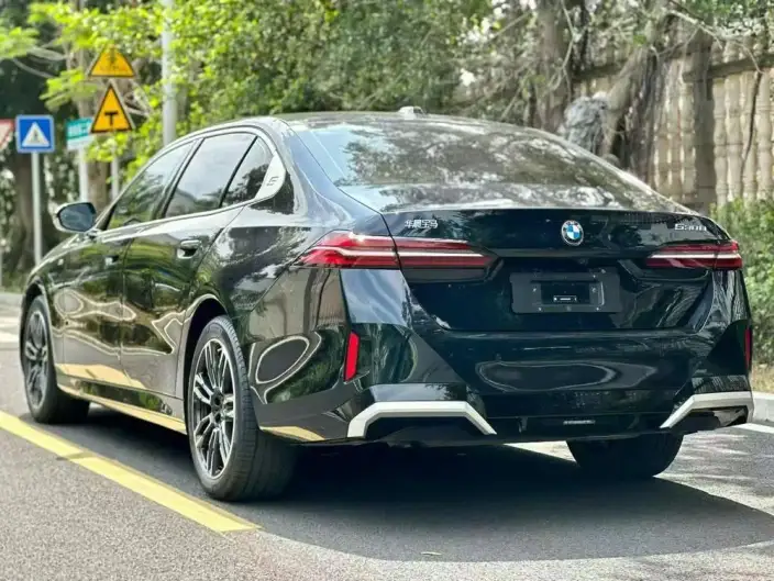 BMW 5 Series 2025 Model Facelift 530Li Leading Model M Sports Set – фото 4