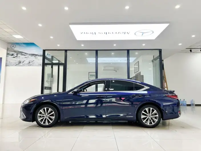 Lexus ES 2021 Model 300h Premium – фото 4