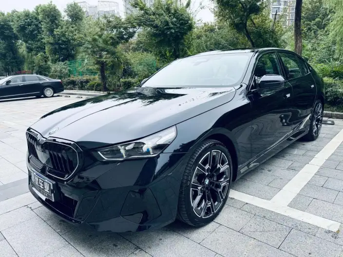 BMW 5 Series 2026 Model 530Li Exclusive Model M Sports Set