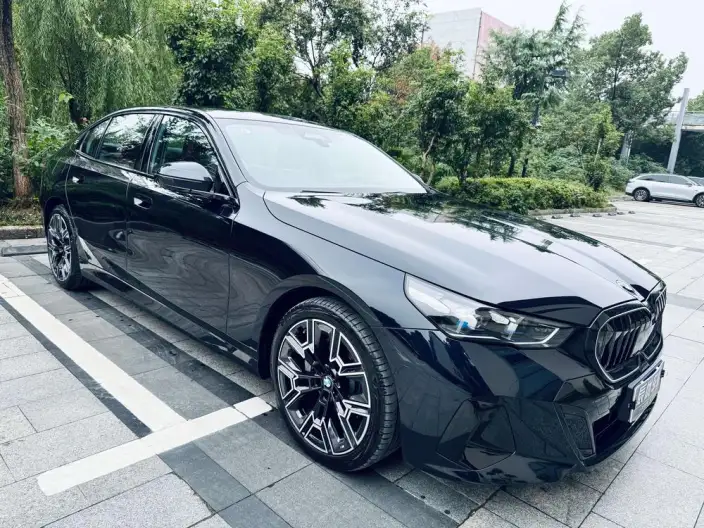 BMW 5 Series 2026 Model 530Li Exclusive Model M Sports Set