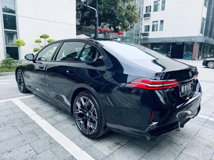 BMW 5 Series 2026 Model 530Li Exclusive Model M Sports Set