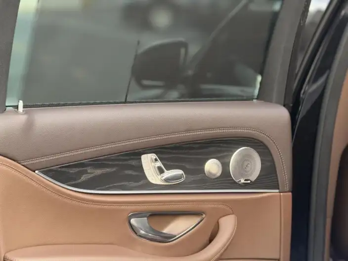 Mercedes-Benz E-Class 2022 Model E 300 L Luxury Model sedan – фото 10