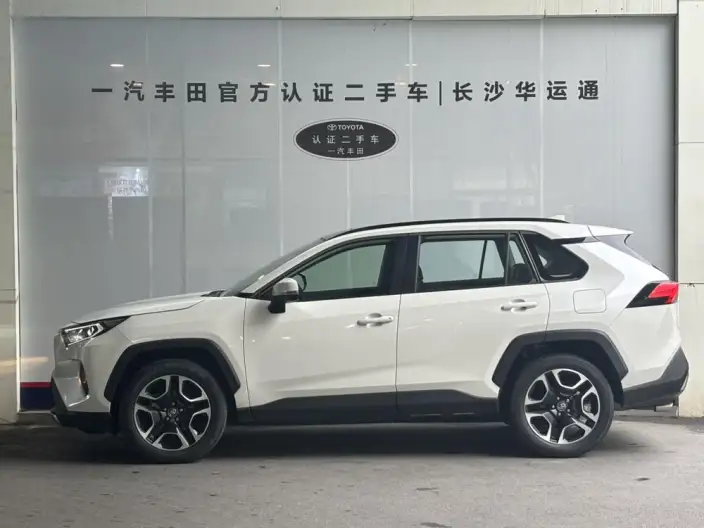 Toyota RAV4 2021 Model 2.0L CVT 4WD Premium Edition – фото 3