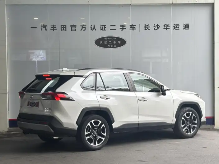 Toyota RAV4 2021 Model 2.0L CVT 4WD Premium Edition – фото 5