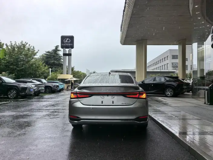 Lexus ES 2025 Model 300h Premium – фото 6
