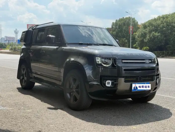 Land Rover Defender 2024 Model 110 3.0T P400 X-Dynamic HSE – фото 3
