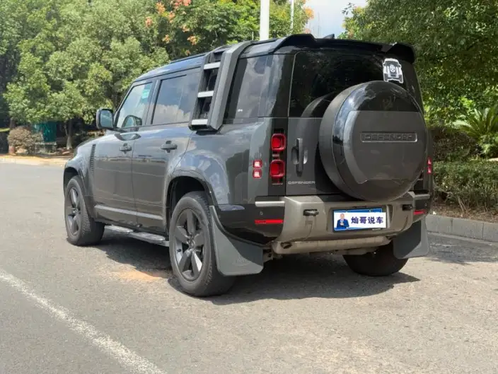Land Rover Defender 2024 Model 110 3.0T P400 X-Dynamic HSE – фото 4