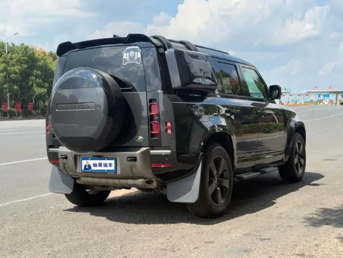 Land Rover Defender 2024 Model 110 3.0T P400 X-Dynamic HSE – фото 6
