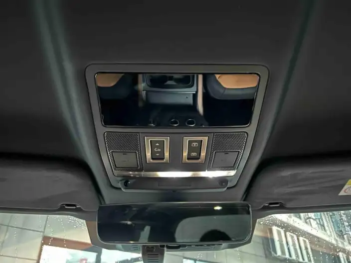 Land Rover Defender 2024 Model 110 3.0T P400 X-Dynamic HSE – фото 9