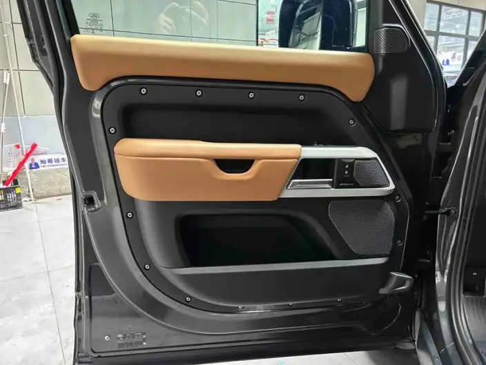 Land Rover Defender 2024 Model 110 3.0T P400 X-Dynamic HSE – фото 10