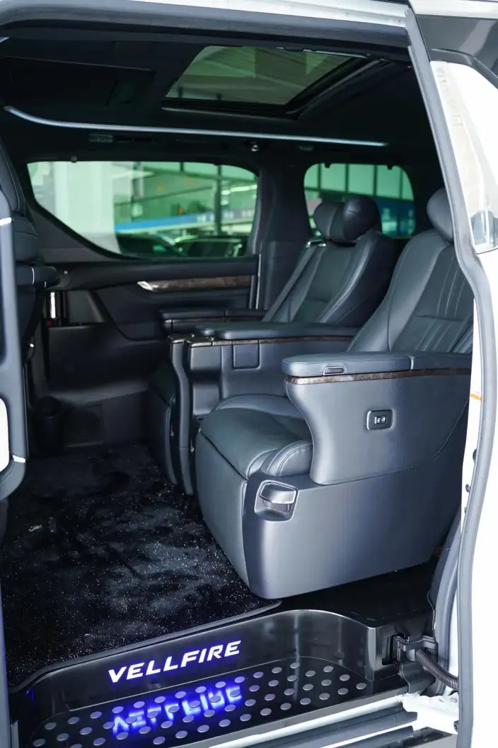 Vellfire 2020 Model Hybrid 2.5L HV Premium Edition – фото 10