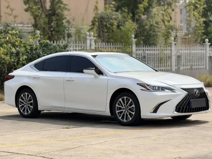 Lexus ES 2024 Model 200 Premium – фото 3