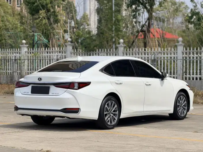 Lexus ES 2024 Model 200 Premium – фото 6