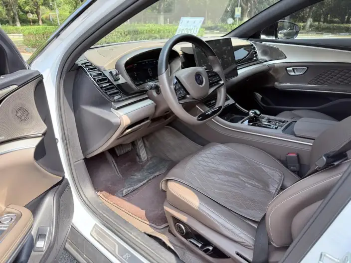 BYD Han EV 2023 Model Champion Edition 605KM Noble Model – фото 7
