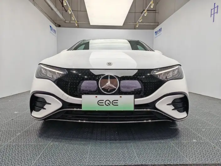 Mercedes-Benz EQE 2022 Model EQE 350 Deluxe Edition – фото 2