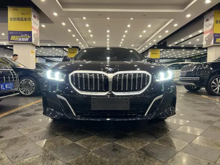 BMW 5 Series 2024 Model 530Li Exclusive Model M Sports Set – фото 2