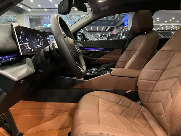 BMW 5 Series 2024 Model 530Li Exclusive Model M Sports Set – фото 9