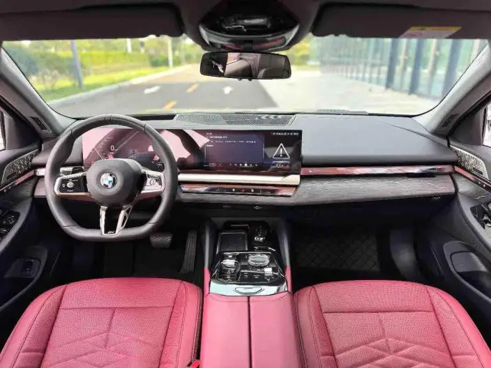 BMW 5 Series 2025 Model 530Li Exclusive Model M Sports Set – фото 10