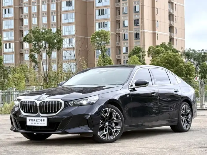 BMW 5 Series 2025 Model 530Li Exclusive Model M Sports Set – фото 1
