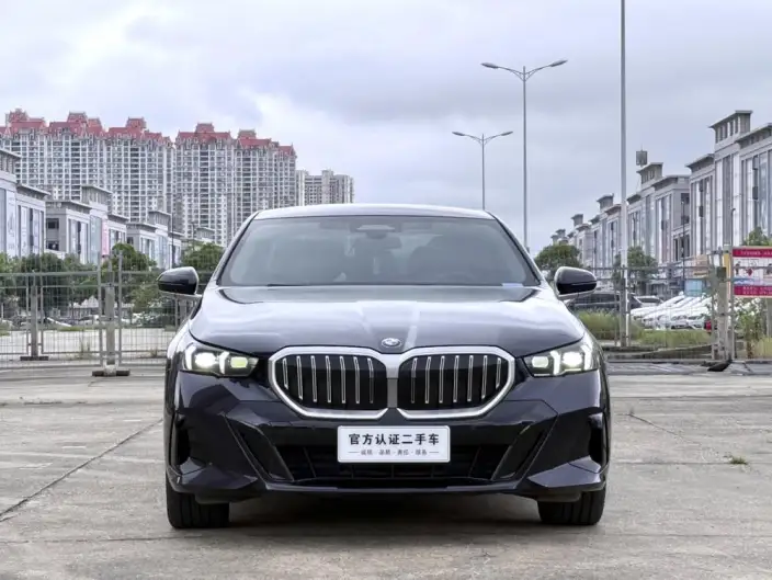 BMW 5 Series 2025 Model 530Li Exclusive Model M Sports Set – фото 2