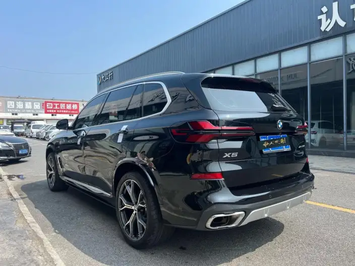 BMW X5 2023 Model xDrive30Li M Sports Set – фото 4