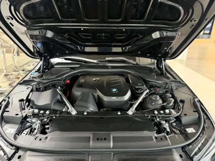 BMW 5 Series 2026 Model 525Li M Sports Set – фото 7