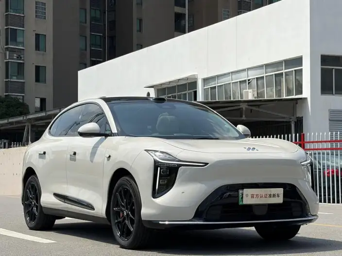 IM LS6 2026 Model EV Max – фото 3