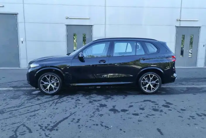 BMW X5 2025 Model xDrive30Li Exclusive Model M Sports Night Set