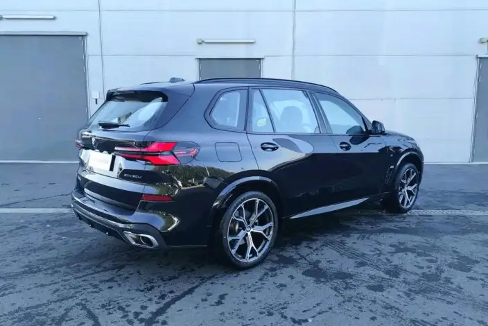 BMW X5 2025 Model xDrive30Li Exclusive Model M Sports Night Set – фото 5
