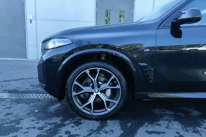 BMW X5 2025 Model xDrive30Li Exclusive Model M Sports Night Set – фото 7