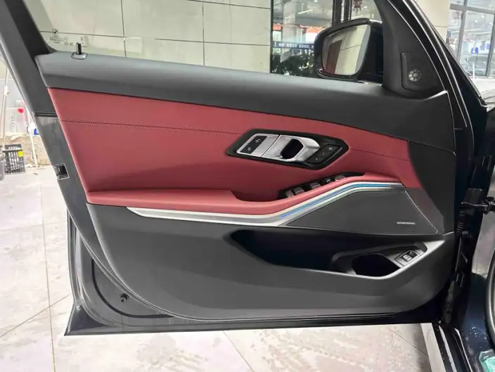 BMW 3 Series 2026 Model 330Li M Sports Night Set – фото 7