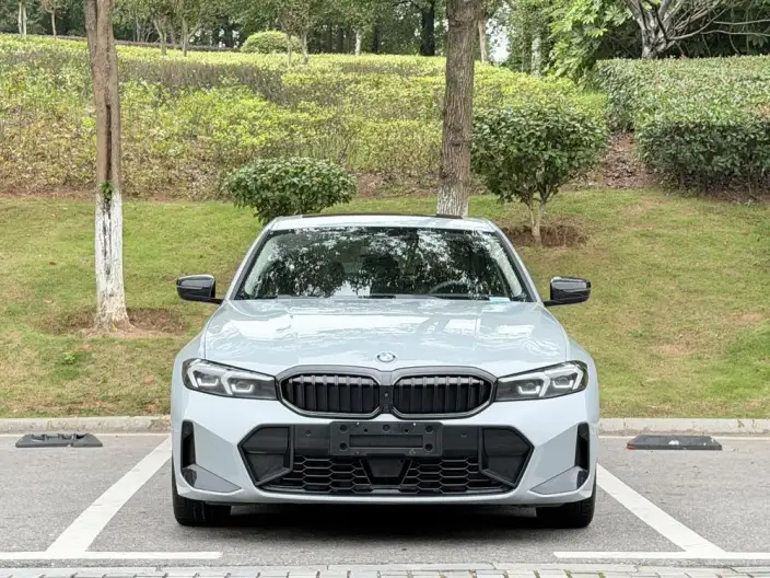 BMW 3 Series 2025 Model 330Li M Sports Night Set – фото 2