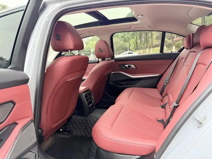 BMW 3 Series 2025 Model 330Li M Sports Night Set – фото 9