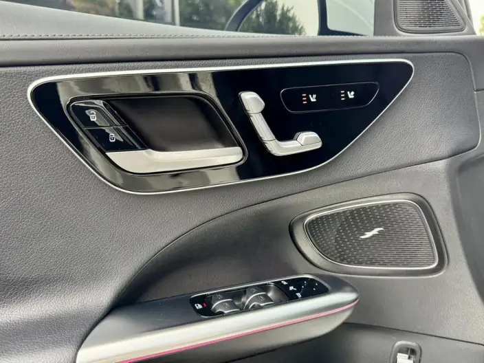 Mercedes-Benz C-Class 2025 Model Facelift C 260 L Sports Edition – фото 9