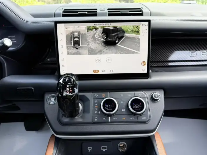 Land Rover Defender 2023 Model Facelift 90 3.0T P400 XS – фото 9